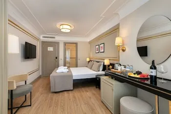 Reo Hotel & Spa