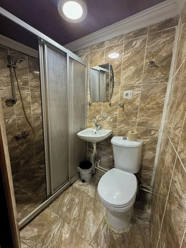 Standard Tek Büyük Yataklı Oda