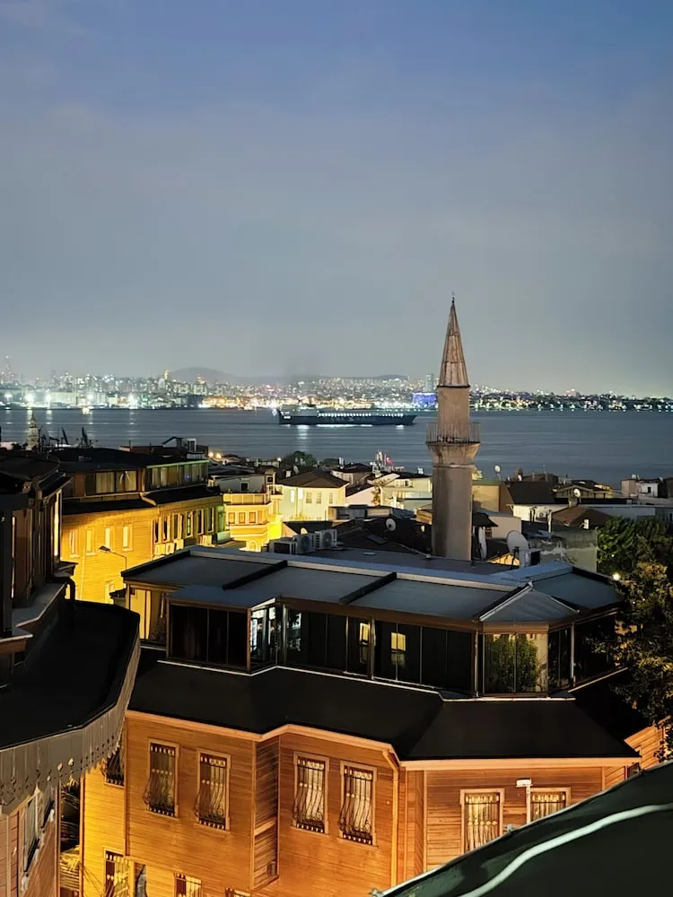 Exclusive Üç Kişilik Oda, 1 Çift Kişilik Yatak ve Çekyat, Sigara İçilmez, Küçük Mutfak