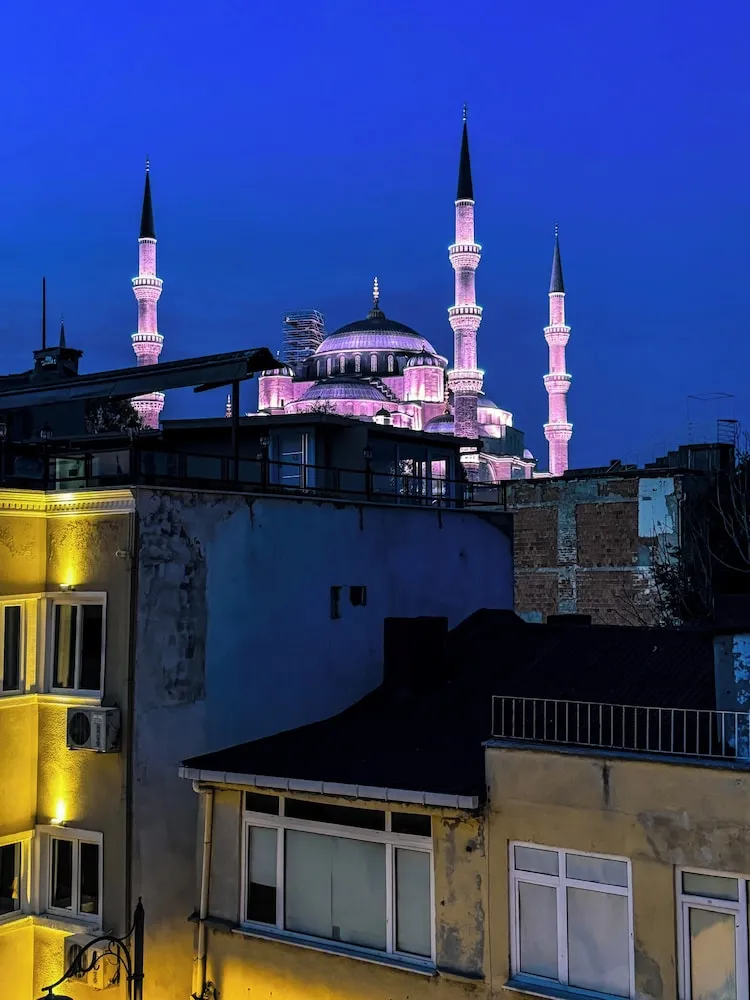 Standard Üç Kişilik Oda, 1 Çift Kişilik Yatak ve Çekyat, Sigara İçilmez, Küçük Mutfak