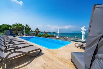 Simus Beach Hotel