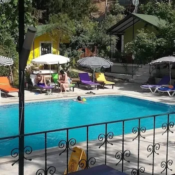 Likya Saklıbahçe