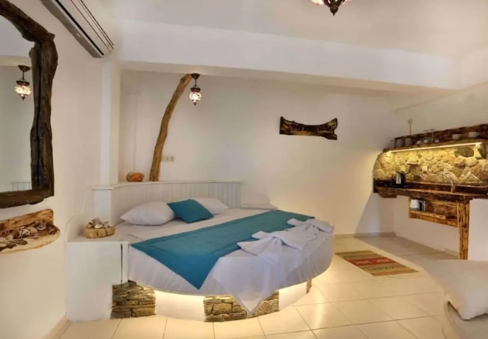 Deluxe Studio Suite, Garden Floor