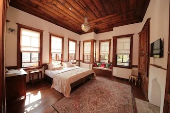 Karaüzümler Konağı