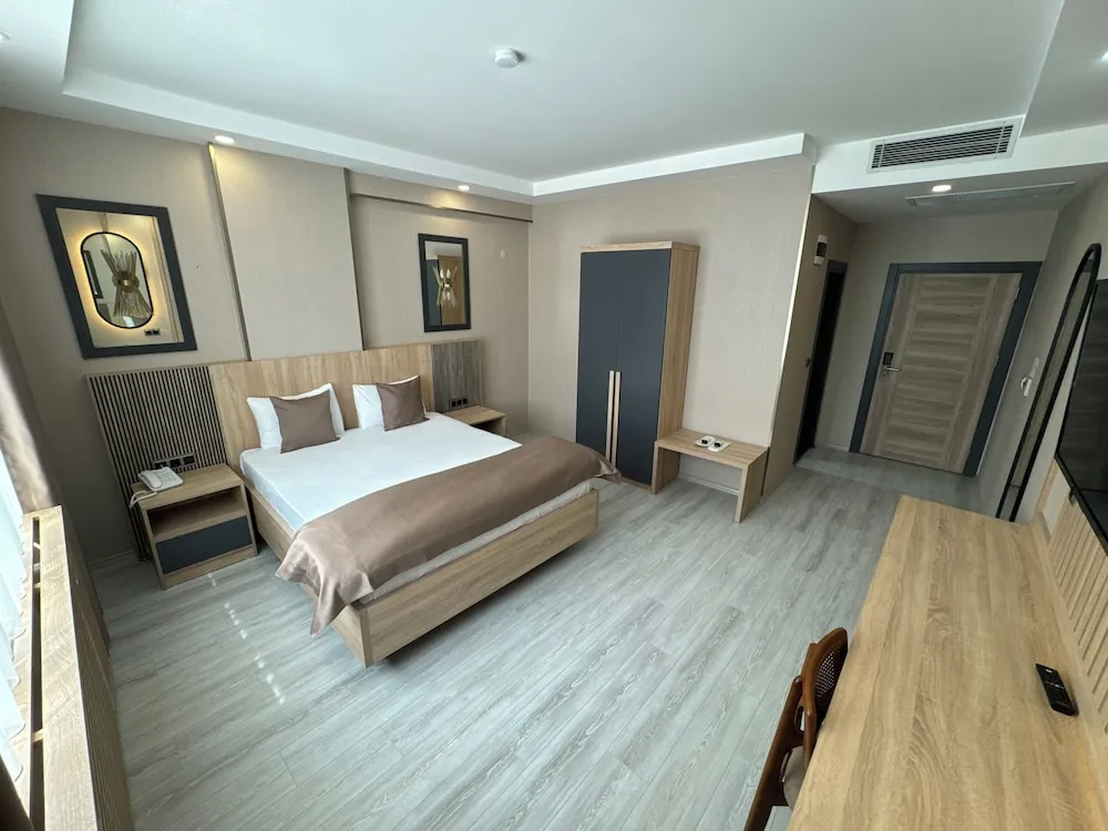 Deluxe Tek Büyük Yataklı Oda