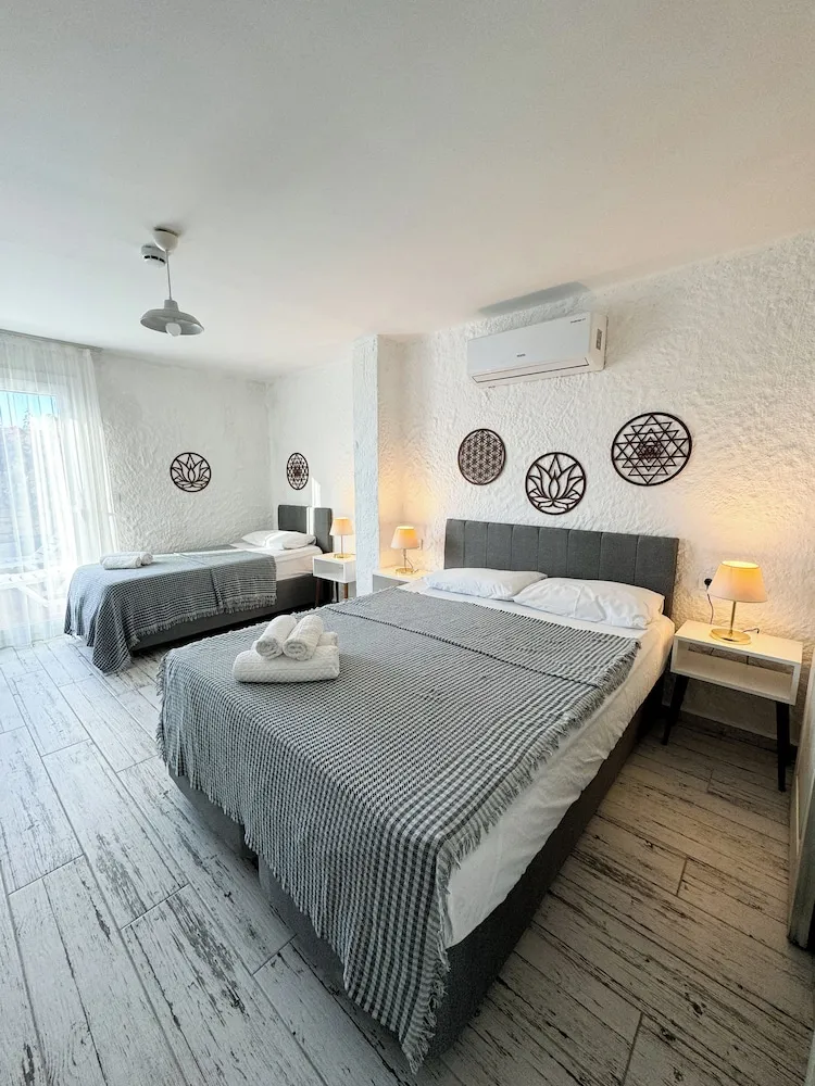 Deluxe Üç Kişilik Oda