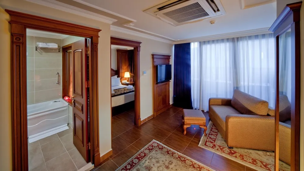 Executive Süit, Balkon, Deniz Manzaralı (King Bed with Sofabed)
