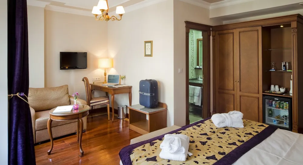 Junior Süit (1 double or 2 single beds)