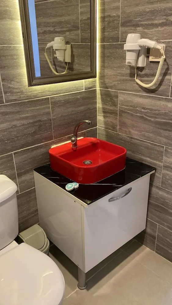 Comfort Tek Büyük veya İki Ayrı Yataklı Oda