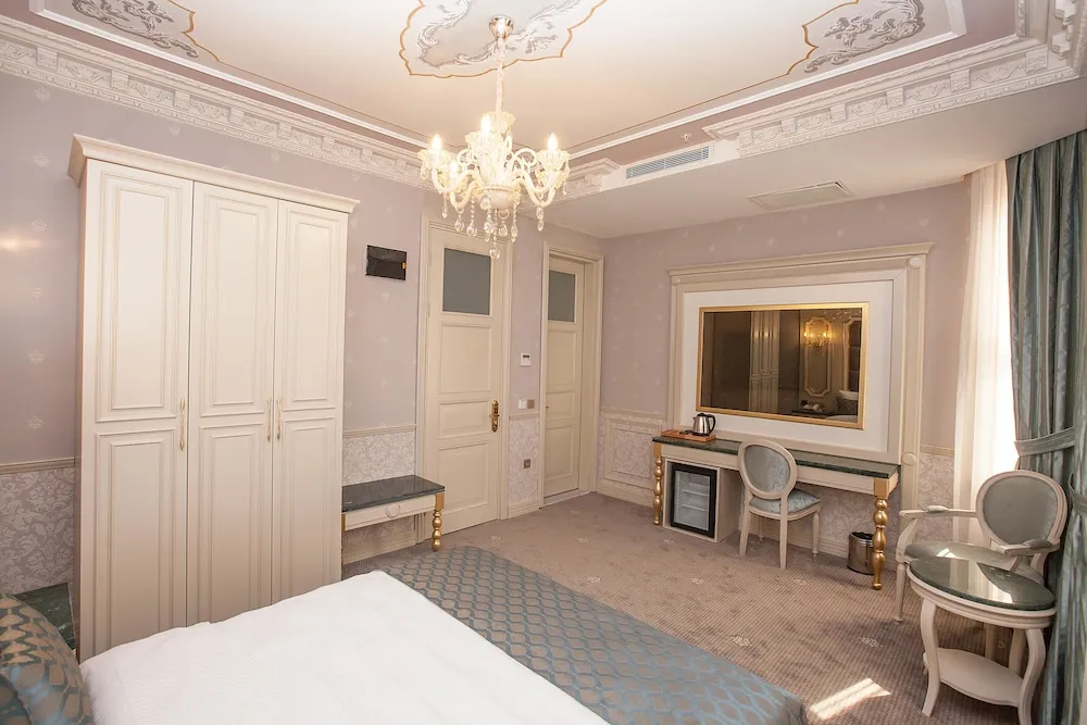 Deluxe Tek Büyük Yataklı Oda