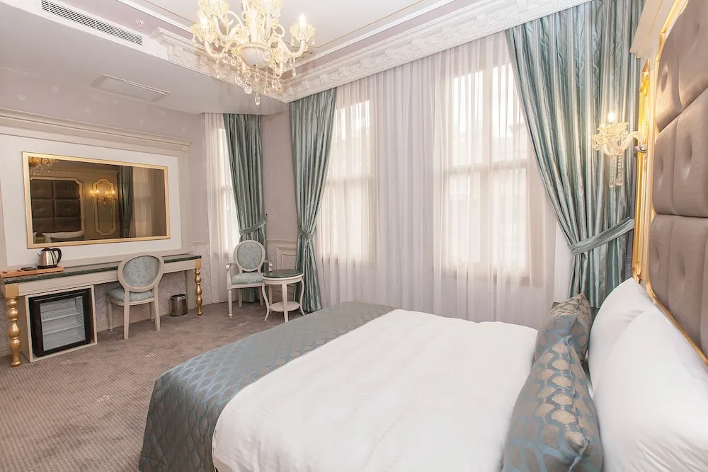 Deluxe Tek Büyük Yataklı Oda