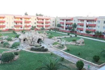 Karaali Kpalicalari ve Otel Tesisleri