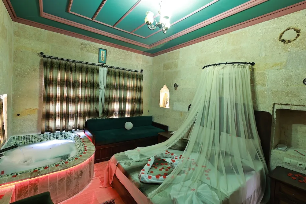 Deluxe Tek Büyük Yataklı Oda (Osmanli Stone)