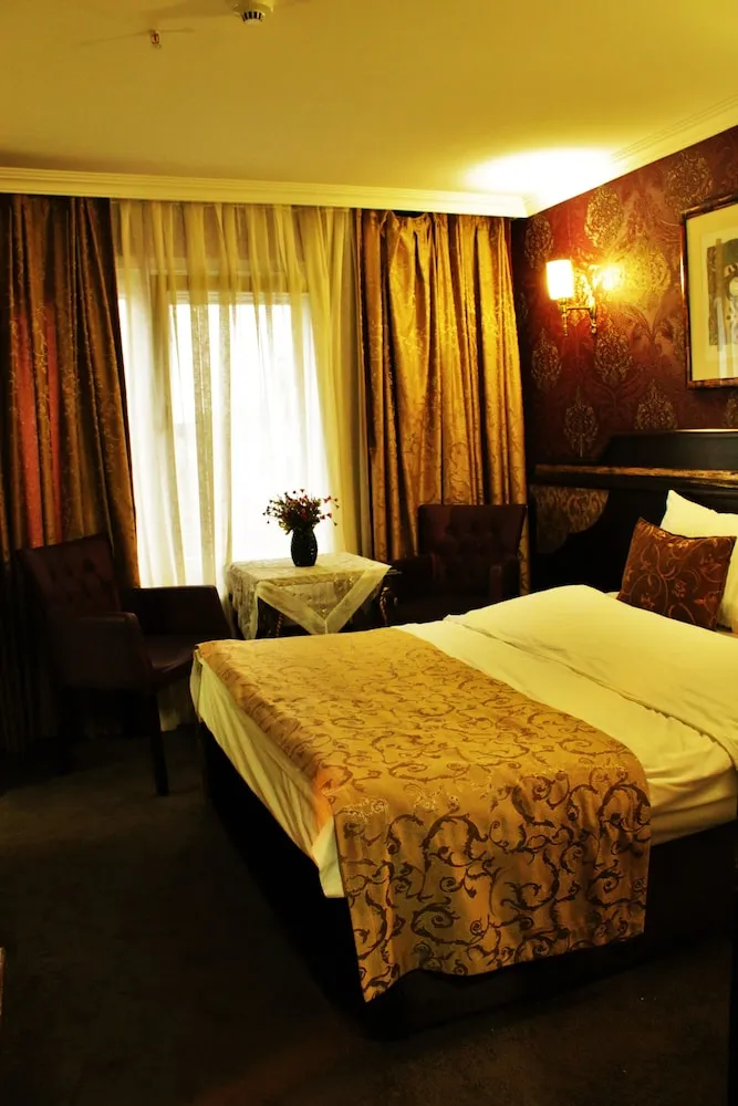 Standard Tek Büyük veya İki Ayrı Yataklı Oda