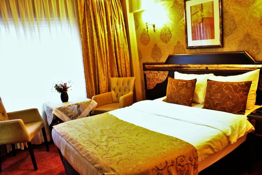 Standard Tek Büyük veya İki Ayrı Yataklı Oda