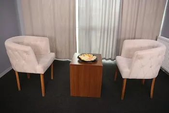 Lily Airport Otel