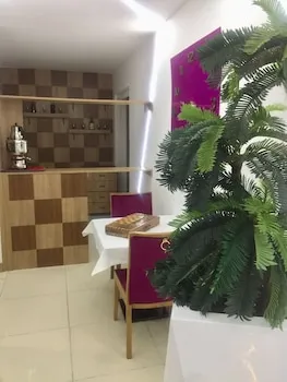 Lily Airport Otel