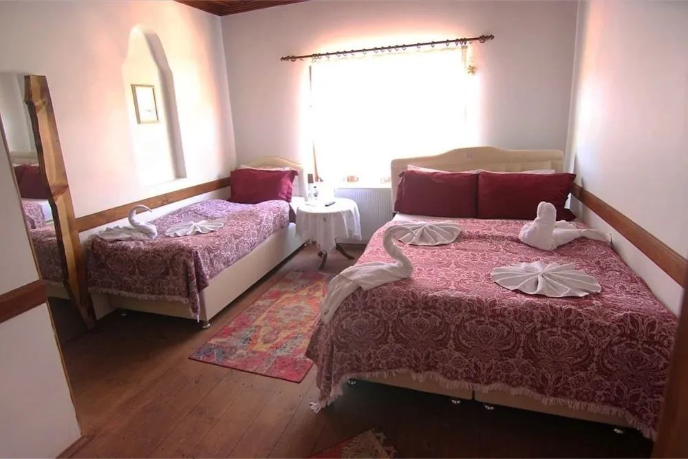 Standard Üç Kişilik Oda
