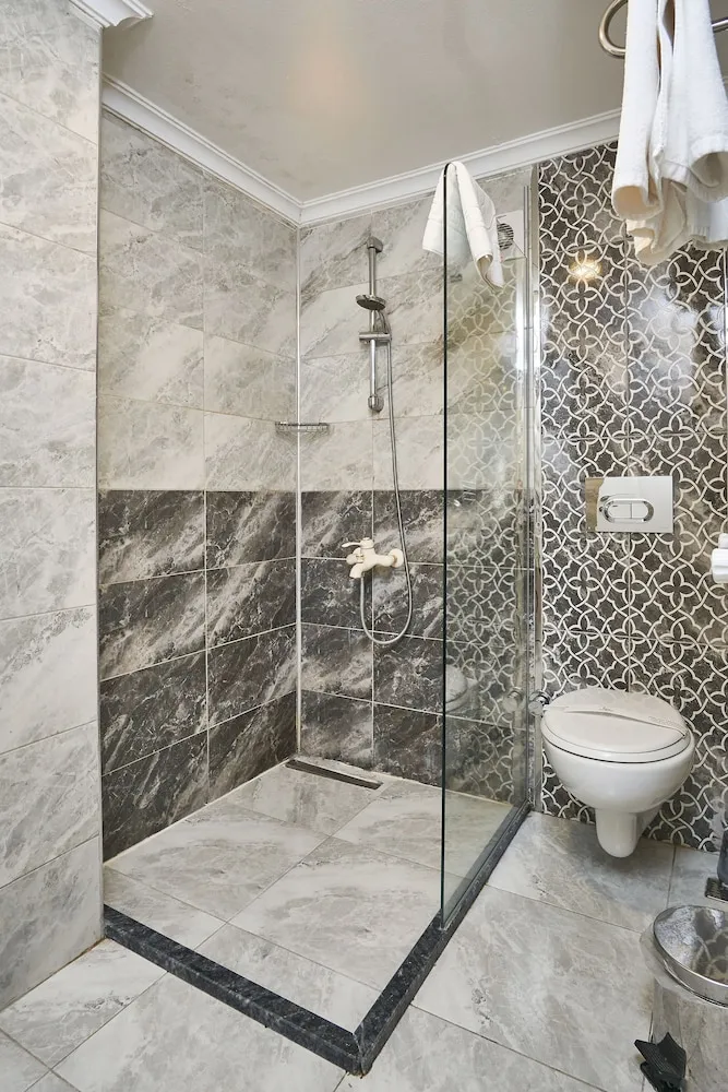 Economy Tek Büyük Yataklı Oda, Avlu Manzaralı