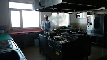 Yalnizcam Oteli
