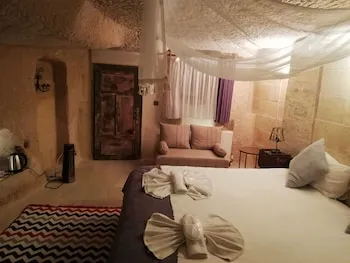 Cronos Cappadocia Cave Hotel