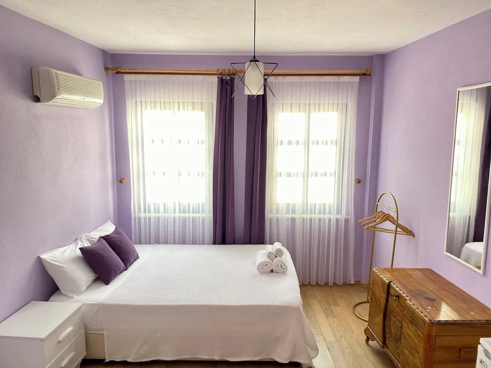 Deluxe Üç Kişilik Oda, Birden Çok Yatak, Sigara İçilebilir