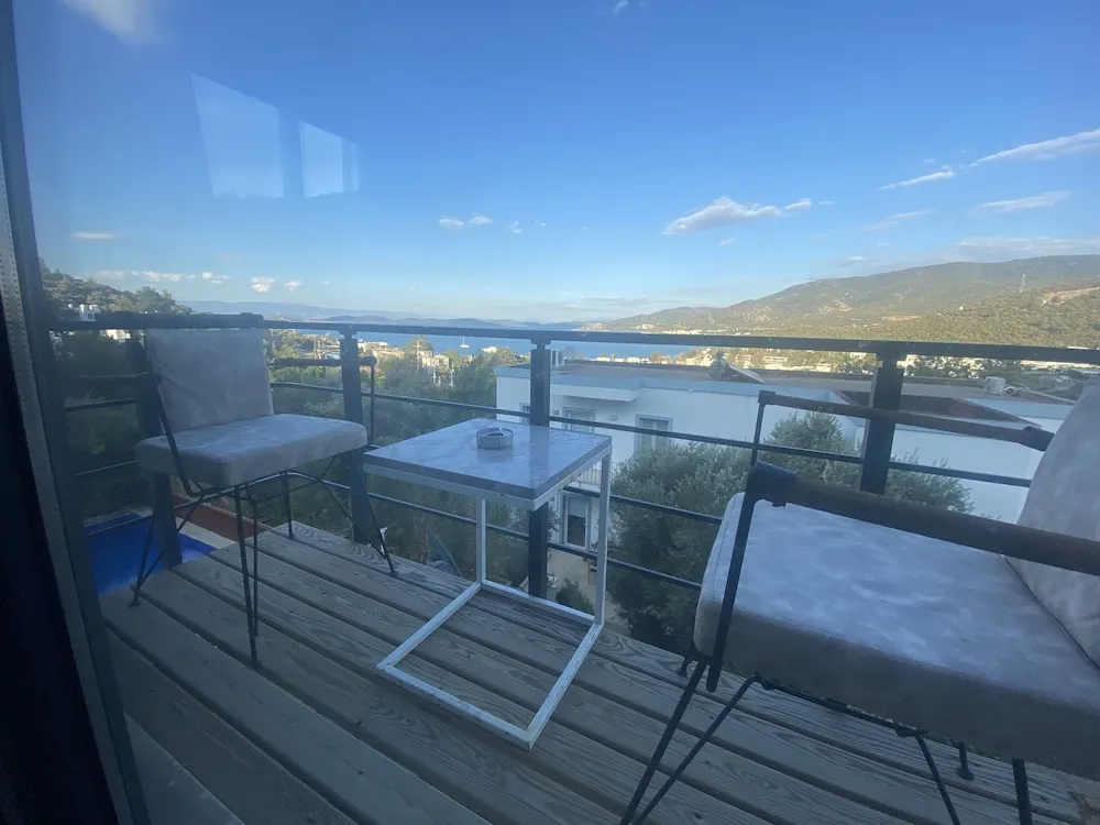 Olivia Suite, Sea View