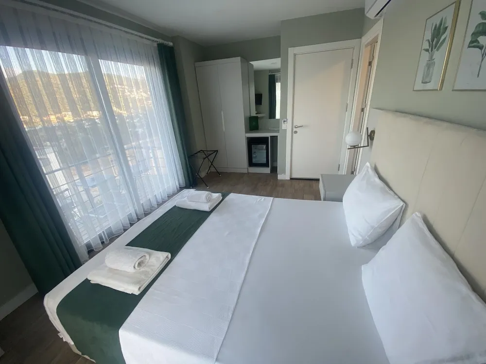 Olivia Suite, Sea View