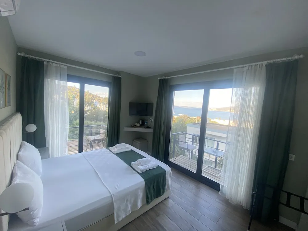 Olivia Suite, Sea View