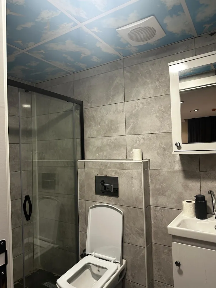 Standard Tek Büyük Yataklı Oda