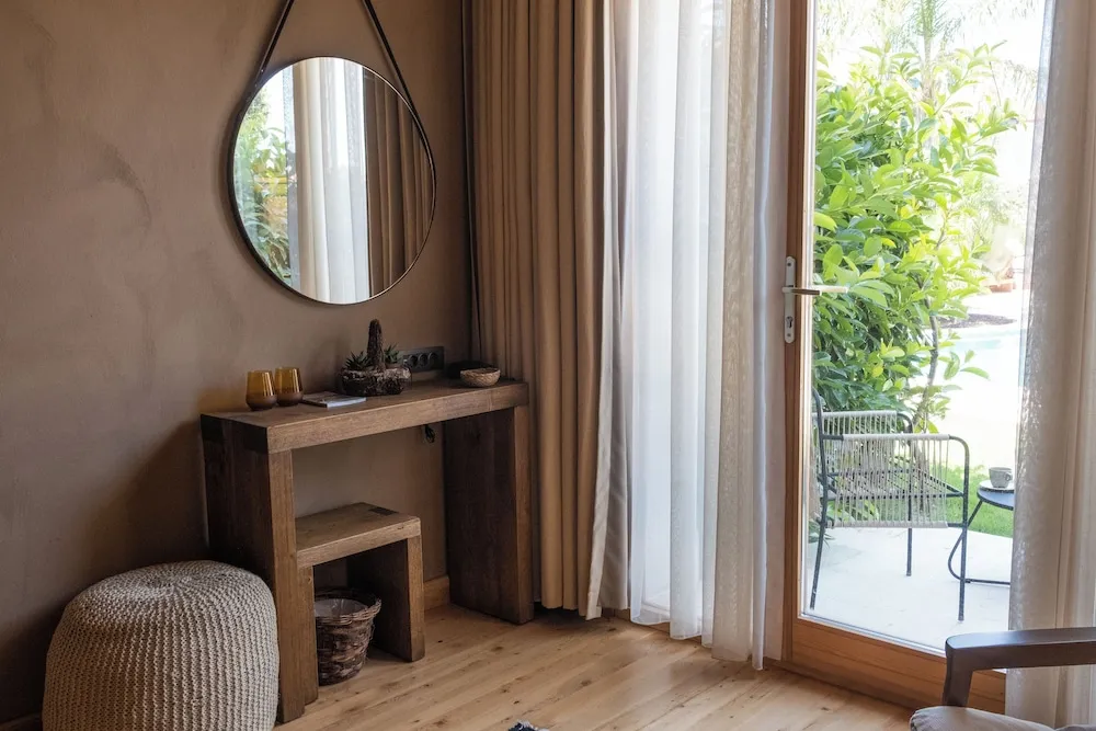 Room with Garden