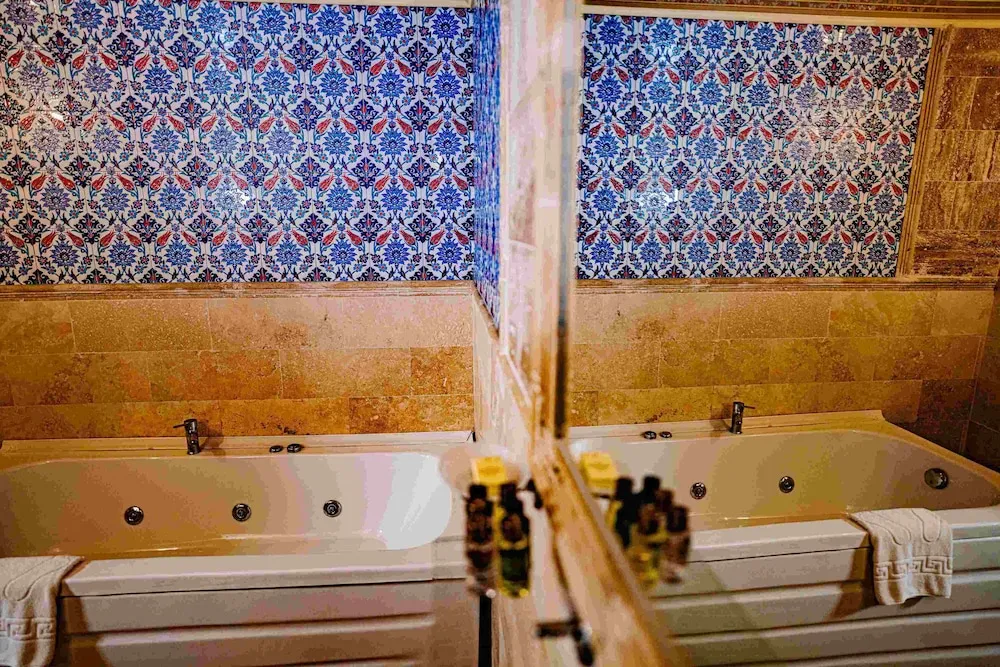 Deluxe Oda, Sıcak Su Küveti (Rock)