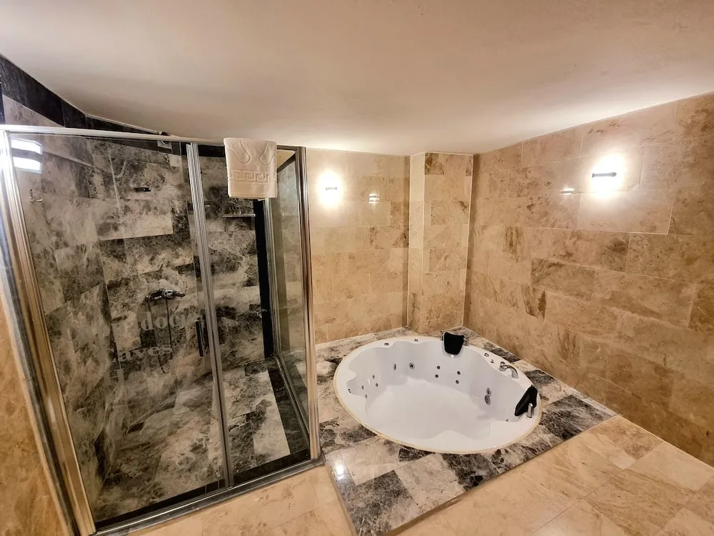 Signature Duplex Room, Jakuzili