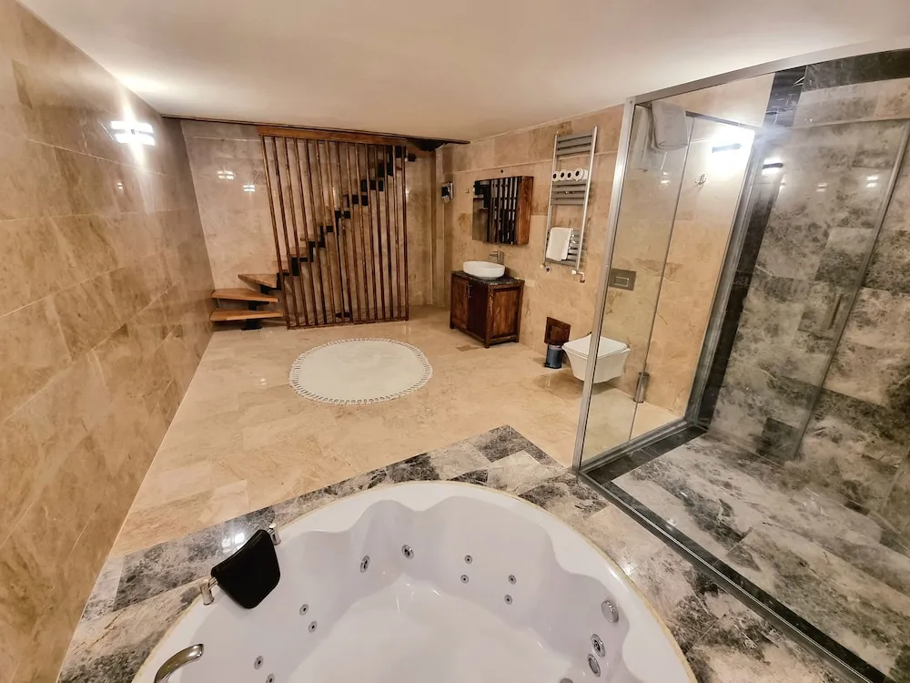 Signature Duplex Room, Jakuzili