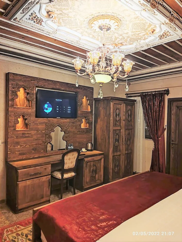 Red Pool Suite, Sicak Su Havuzlu