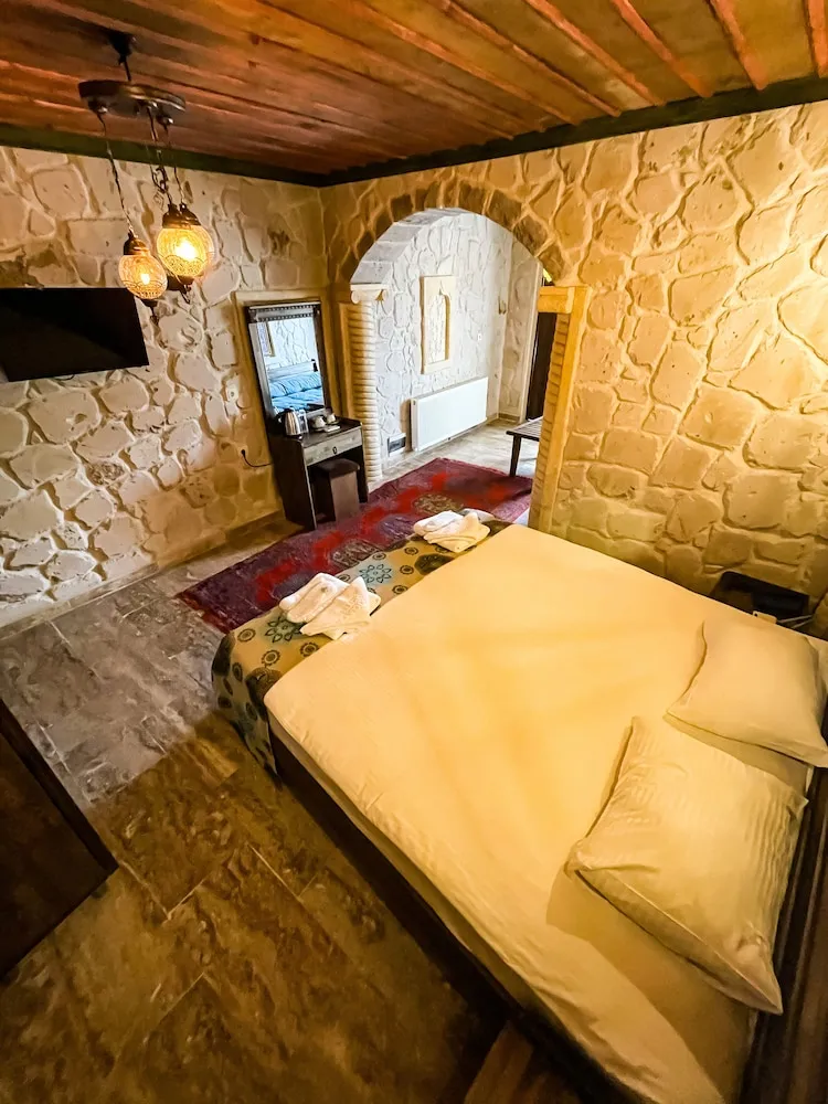 Junior Oda, Sıcak Su Küveti, Şehir Manzaralı