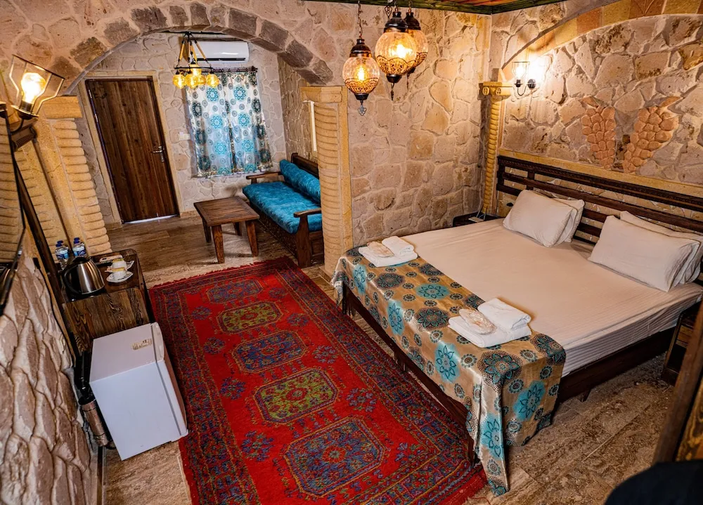 Junior Oda, Sıcak Su Küveti, Şehir Manzaralı