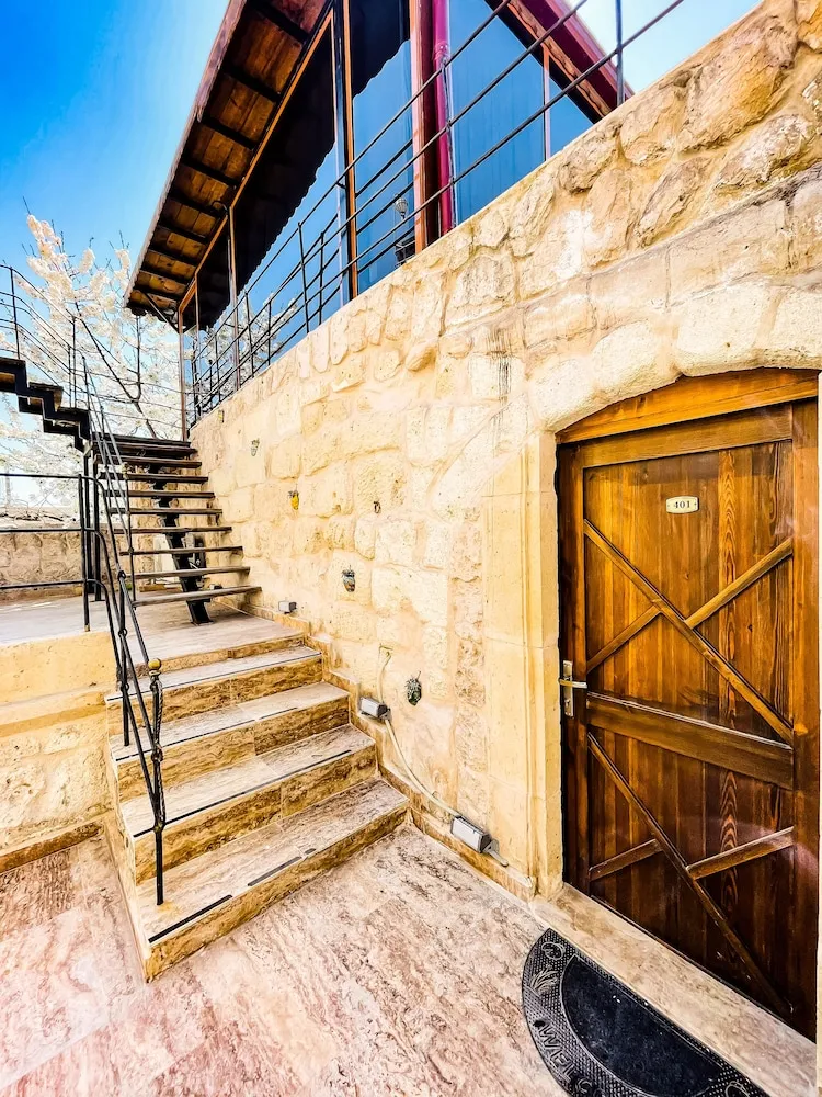 Comfort Oda, Avlu Manzaralı (Stone)