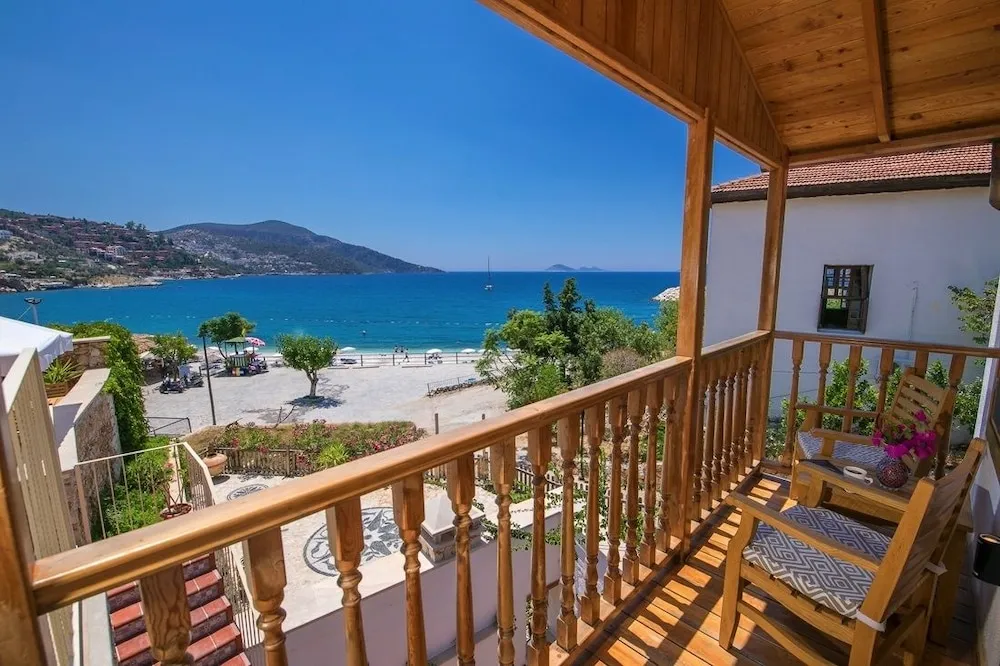 Comfort Oda, Deniz Manzaralı (Iris)