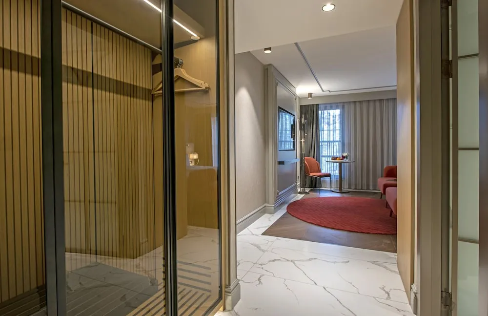 Superior King Room