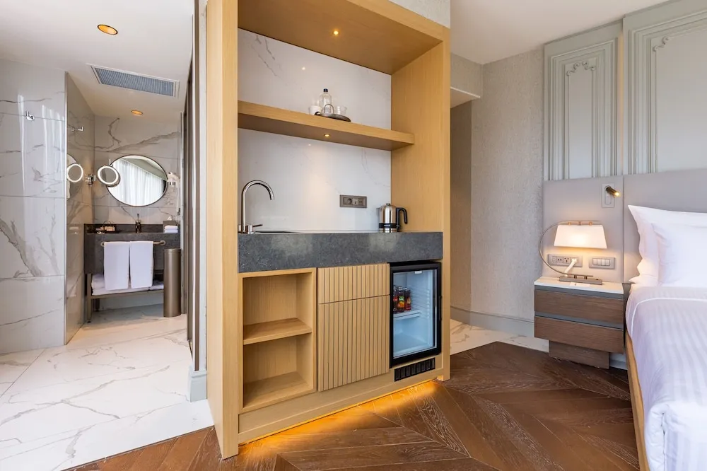 Corner Park Terrace Room