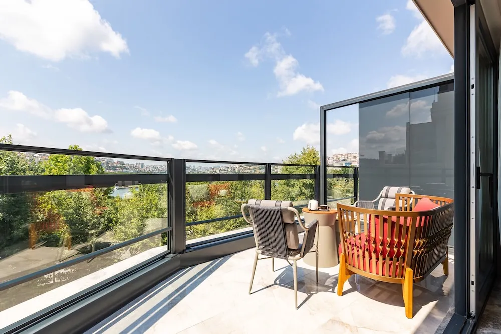 Corner Park Terrace Room