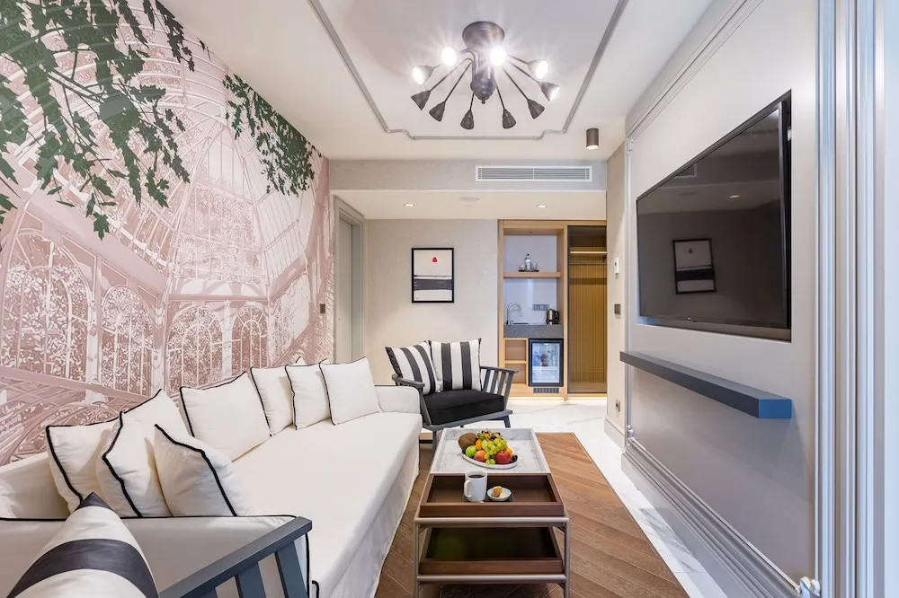 Junior Suite Room
