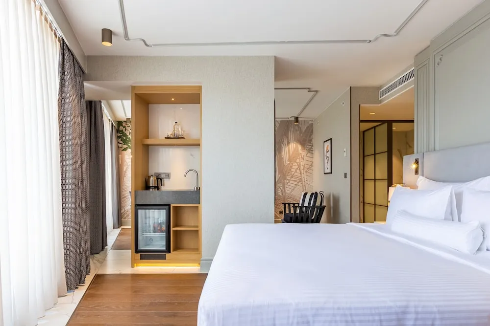 Junior Suite Room