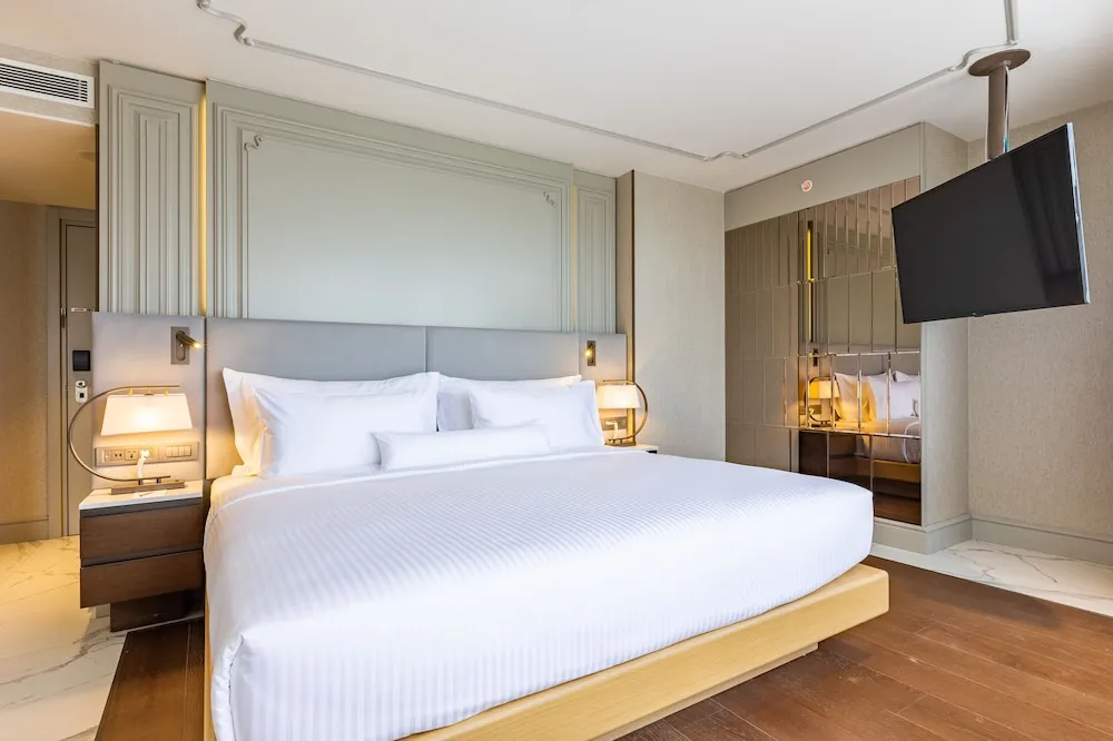 Junior Suite Room