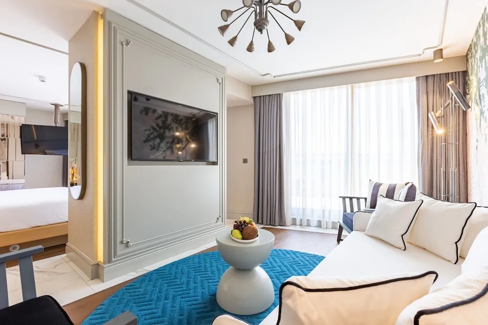 Junior Suite Room