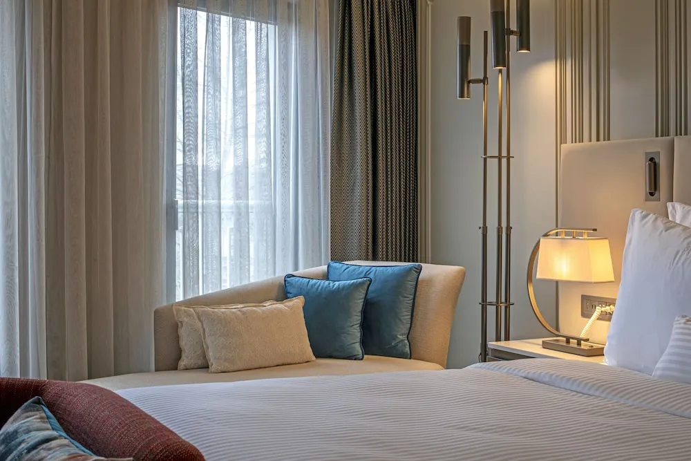 Deluxe Comfort Room