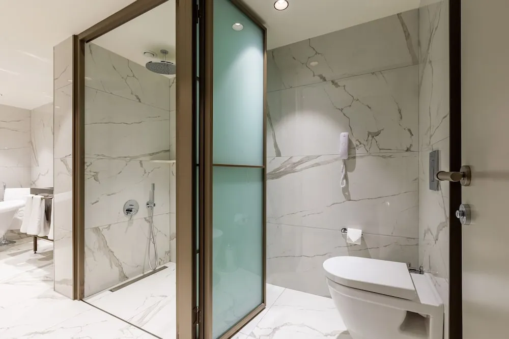 Junior Suite with Terrace & Bathtub