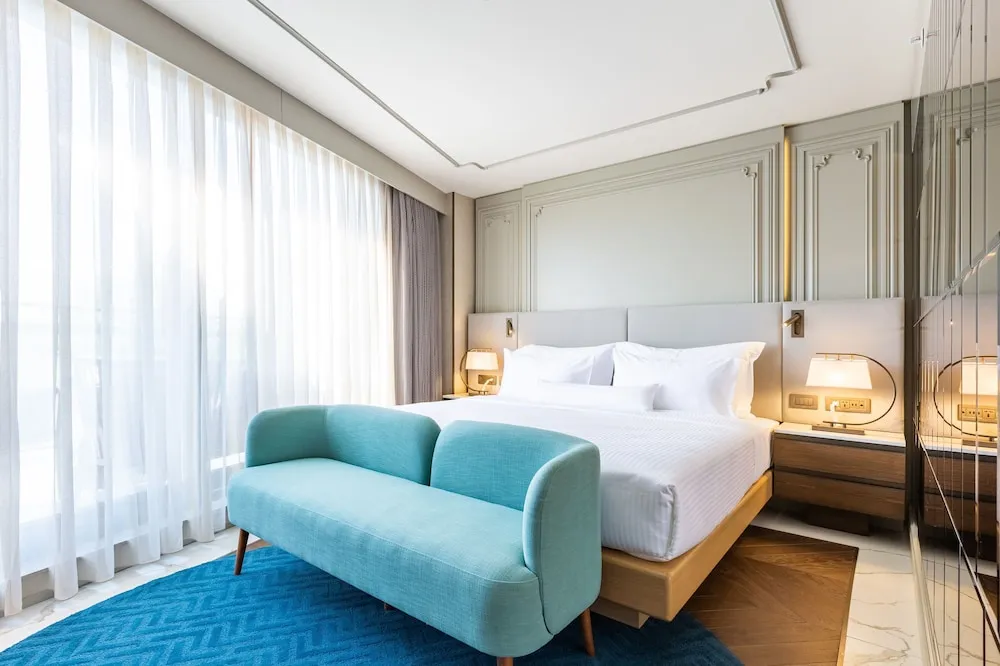 Junior Suite with Terrace & Bathtub