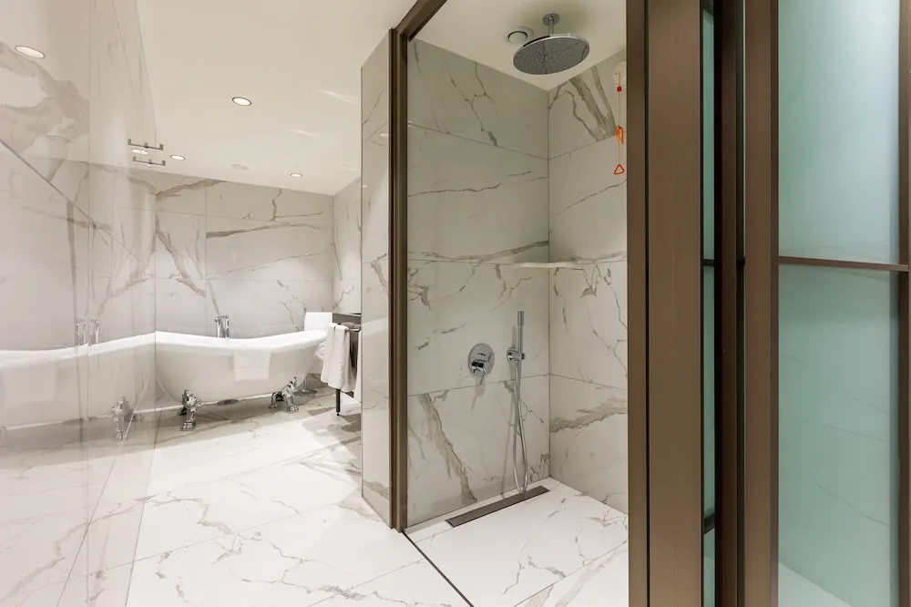 Junior Suite with Terrace & Bathtub